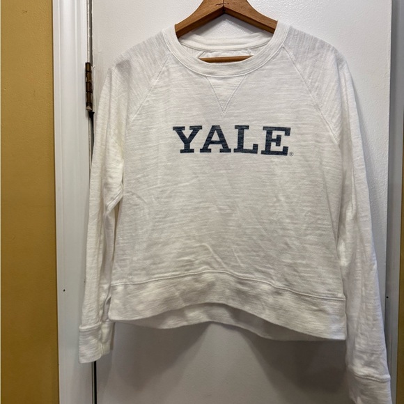 Faherty Yale Women's White Sweatshirt! EUC - Picture 2 of 4